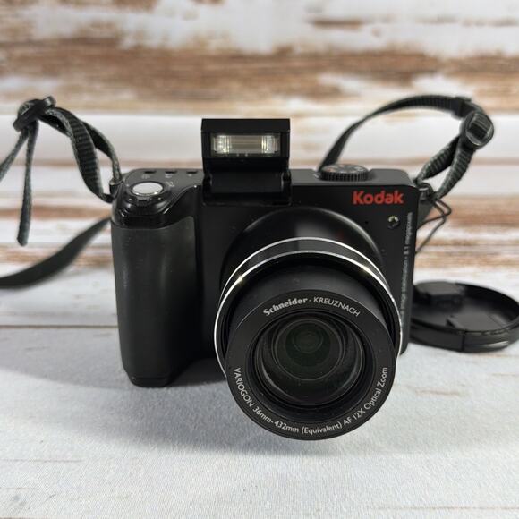 Kodak Z8612 IS EasyShare 8.1MP Digital Camera 12x Zoom – Fully Functional - Picture 1 of 6